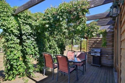Beechworth Cedar Cottages - Accommodation Noosa 12