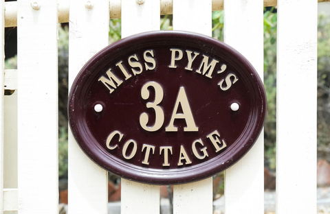 Miss Pym's Cottage - Accommodation Noosa 6