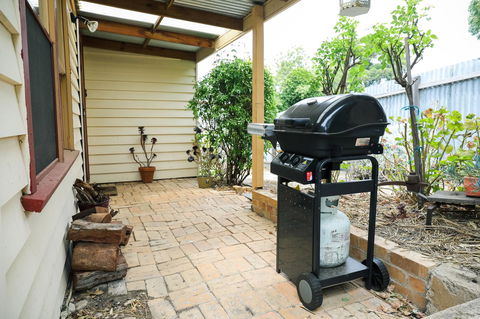 Miss Pym's Cottage - Accommodation Noosa 3