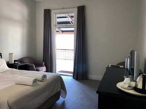 The Bridgetown Hotel - Accommodation Noosa 2