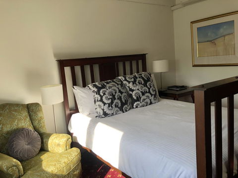 The Corner Hotel Alexandra - Accommodation Noosa 2