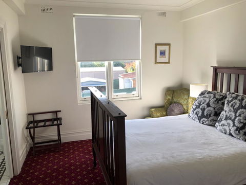 The Corner Hotel Alexandra - Accommodation Noosa 1