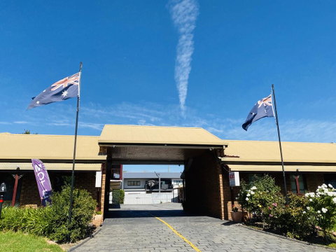 The Cottage Motor Inn Albury - Accommodation Noosa 2