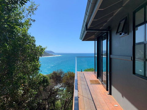 THE DECK HOUSE - A WYE RIVER ICON - Accommodation Noosa 3