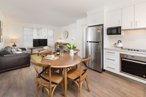 The Executive - Central & Sophisticated - Accommodation Noosa 3