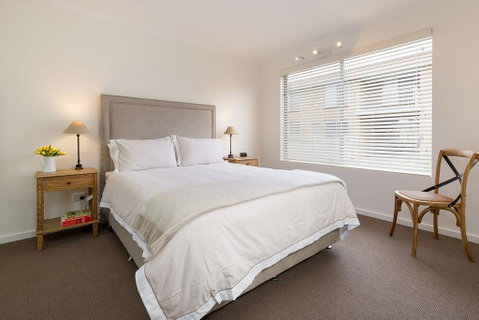 The Executive - Central & Sophisticated - Accommodation Noosa 1