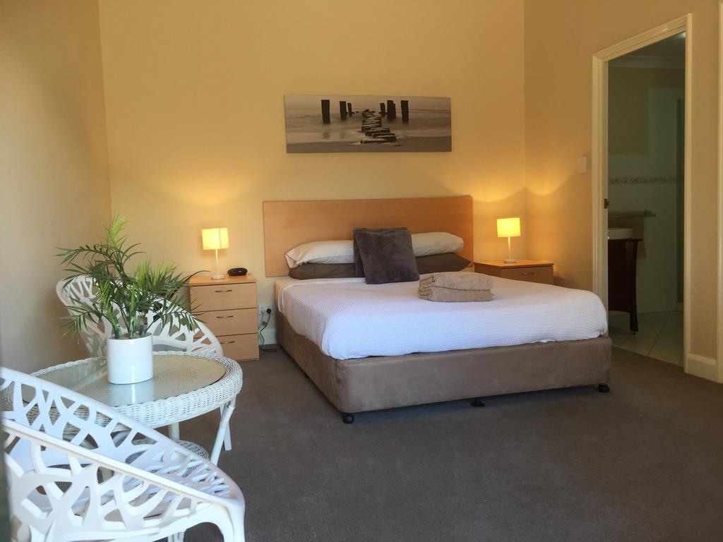 Little Italy WA Accommodation Noosa