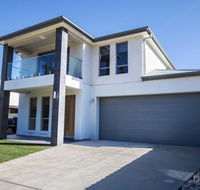 The Races Complex - Accommodation Noosa