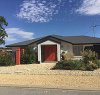 The Red Door - Accommodation Noosa