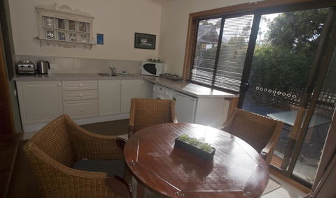 The Shingles Riverside Cottages - Accommodation Noosa 2