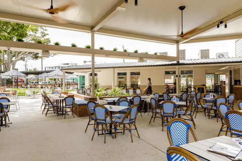 The Waterloo Bay Hotel - Accommodation Noosa 2