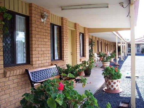 Three Ways Motel - Accommodation Noosa 0