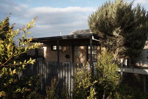 Tomfoolery Winemaker's Cottage Barossa Valley - Accommodation Noosa 1