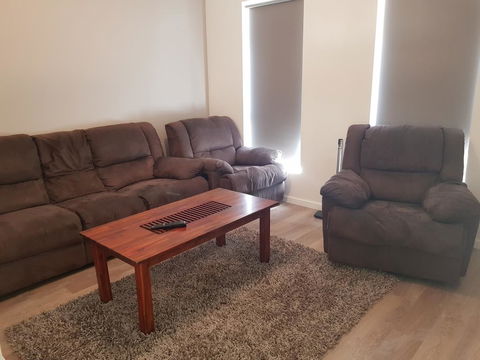 Towncrackers Guest House - Accommodation Noosa 3