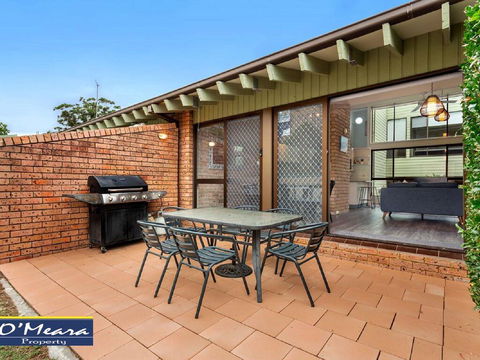 Townhouse 9 'Bay Parklands', 2 Gowrie Ave - Pool Views & Tennis Court - Accommodation Noosa 0