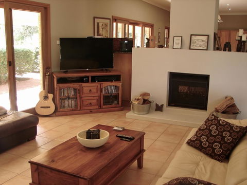 Tranquil Vistas - Accommodation Noosa 3