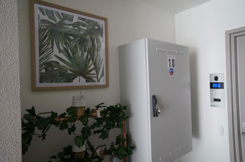 U1 Brunswick Living Brand New Apartment Close To Airport And CBD - Accommodation Noosa 2