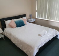 Value 2 Bed Villa Close to QEH  Airport  City  Beach - Accommodation Noosa