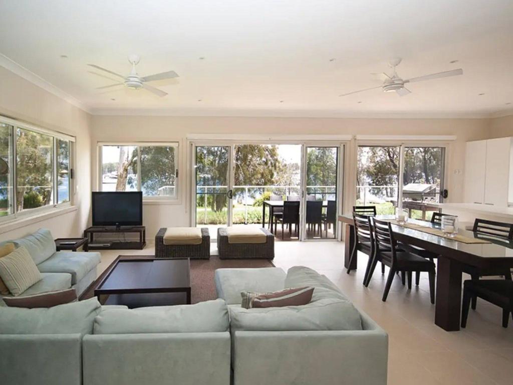 Wangi Wangi NSW Accommodation Noosa