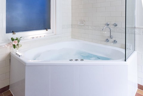 The Riversleigh - Accommodation Noosa 2