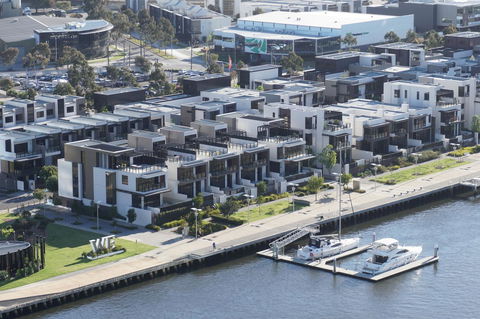 Auzzie Apartments Docklands, Melbourne - Accommodation Noosa 23