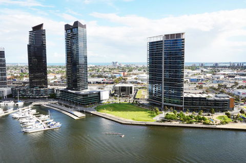 Auzzie Apartments Docklands, Melbourne - Accommodation Noosa 16