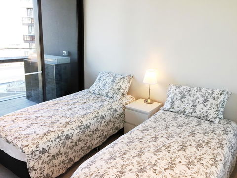 Auzzie Apartments Docklands, Melbourne - Accommodation Noosa 28