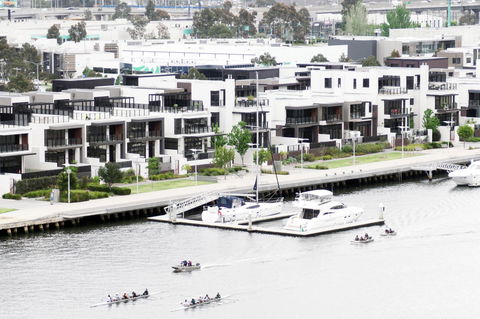 Auzzie Apartments Docklands, Melbourne - Accommodation Noosa 8