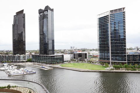 Auzzie Apartments Docklands, Melbourne - Accommodation Noosa 17