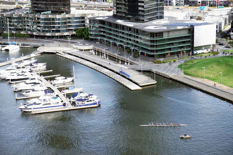 Auzzie Apartments Docklands, Melbourne - Accommodation Noosa 11