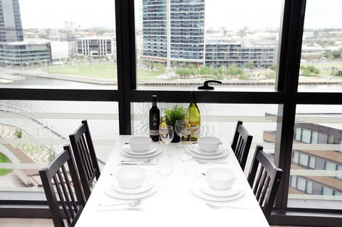 Auzzie Apartments Docklands, Melbourne - Accommodation Noosa 24