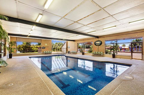 Lakeside Country Club - Accommodation Noosa 2