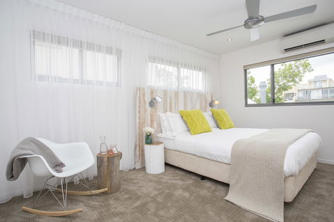 10 Hastings Street Motel - Accommodation Noosa 2