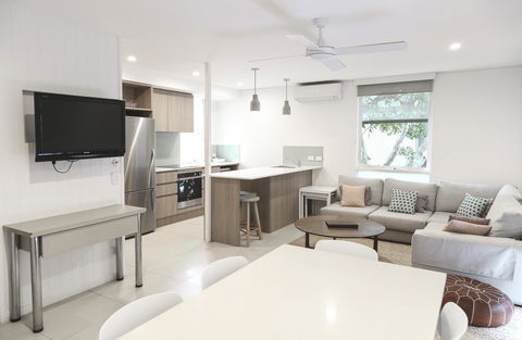 The Hastings Beach Houses - Accommodation Noosa 21