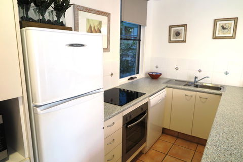 The Hastings Beach Houses - Accommodation Noosa 40