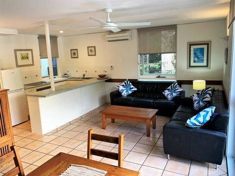 The Hastings Beach Houses - Accommodation Noosa 10