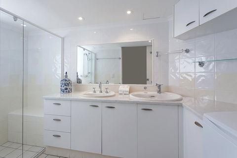 Noosa Shores Resort - Accommodation Noosa 8