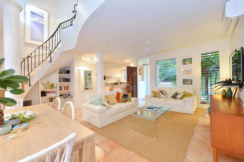 [ ANDY'S BEACH HOUSE ] - Accommodation Noosa 13