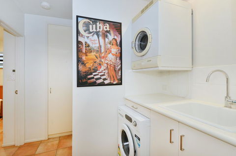 [ ANDY'S BEACH HOUSE ] - Accommodation Noosa 30