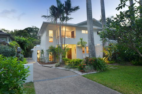 [ ANDY'S BEACH HOUSE ] - Accommodation Noosa 4