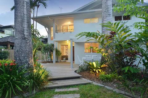 [ ANDY'S BEACH HOUSE ] - Accommodation Noosa 9