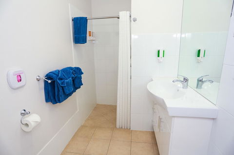 Port Douglas Motel - Accommodation Noosa 13