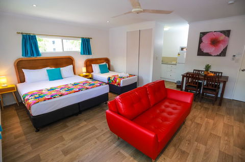 Port Douglas Motel - Accommodation Noosa 2