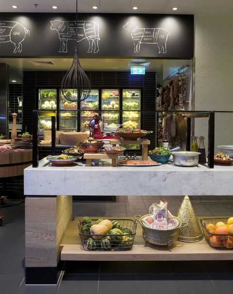 QT Gold Coast - Accommodation Noosa 15