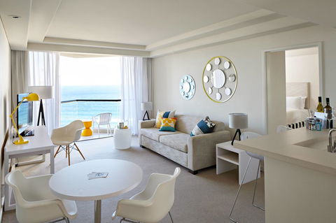 QT Gold Coast - Accommodation Noosa 7