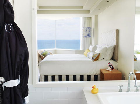 QT Gold Coast - Accommodation Noosa 10