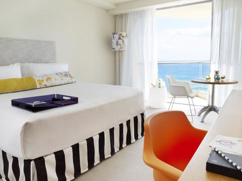 QT Gold Coast - Accommodation Noosa 8