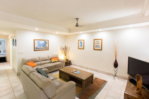 Bermuda Villas - Accommodation Noosa 2