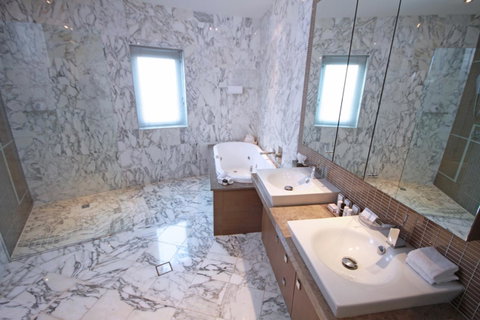 Oceans Mooloolaba - Accommodation Noosa 34