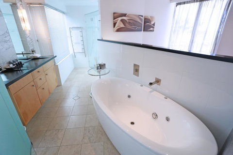 Oceans Mooloolaba - Accommodation Noosa 8